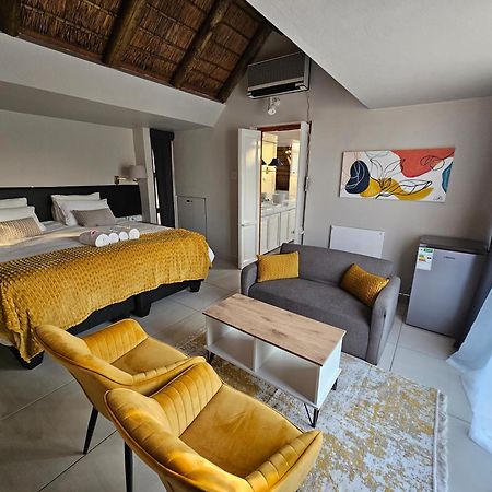 Bettie'S Luxury Lodge Kroonstad Exterior foto