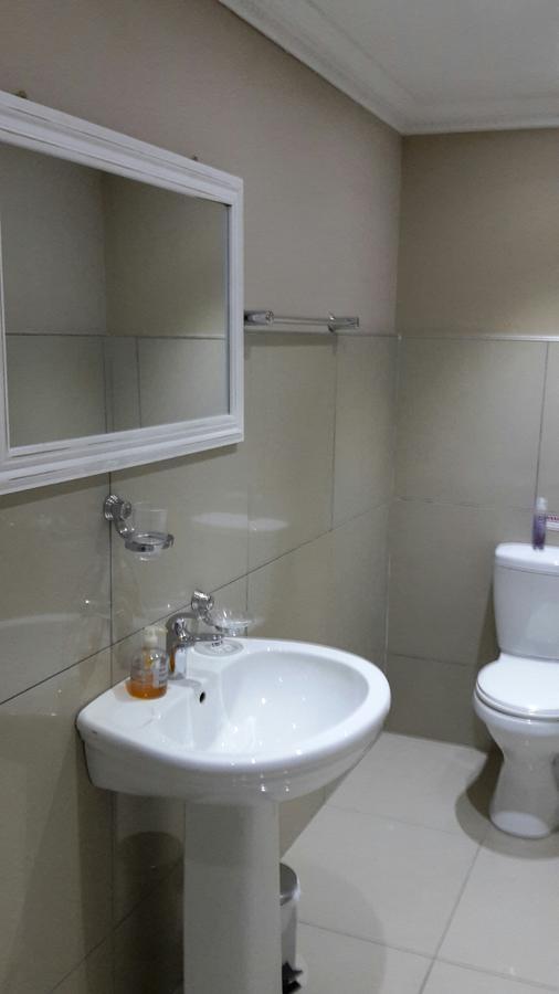 Bettie'S Luxury Lodge Kroonstad Zimmer foto