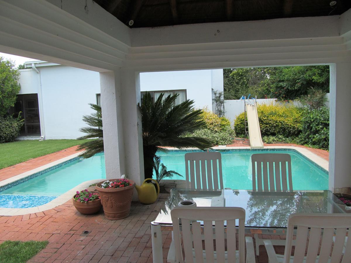Bettie'S Luxury Lodge Kroonstad Zimmer foto