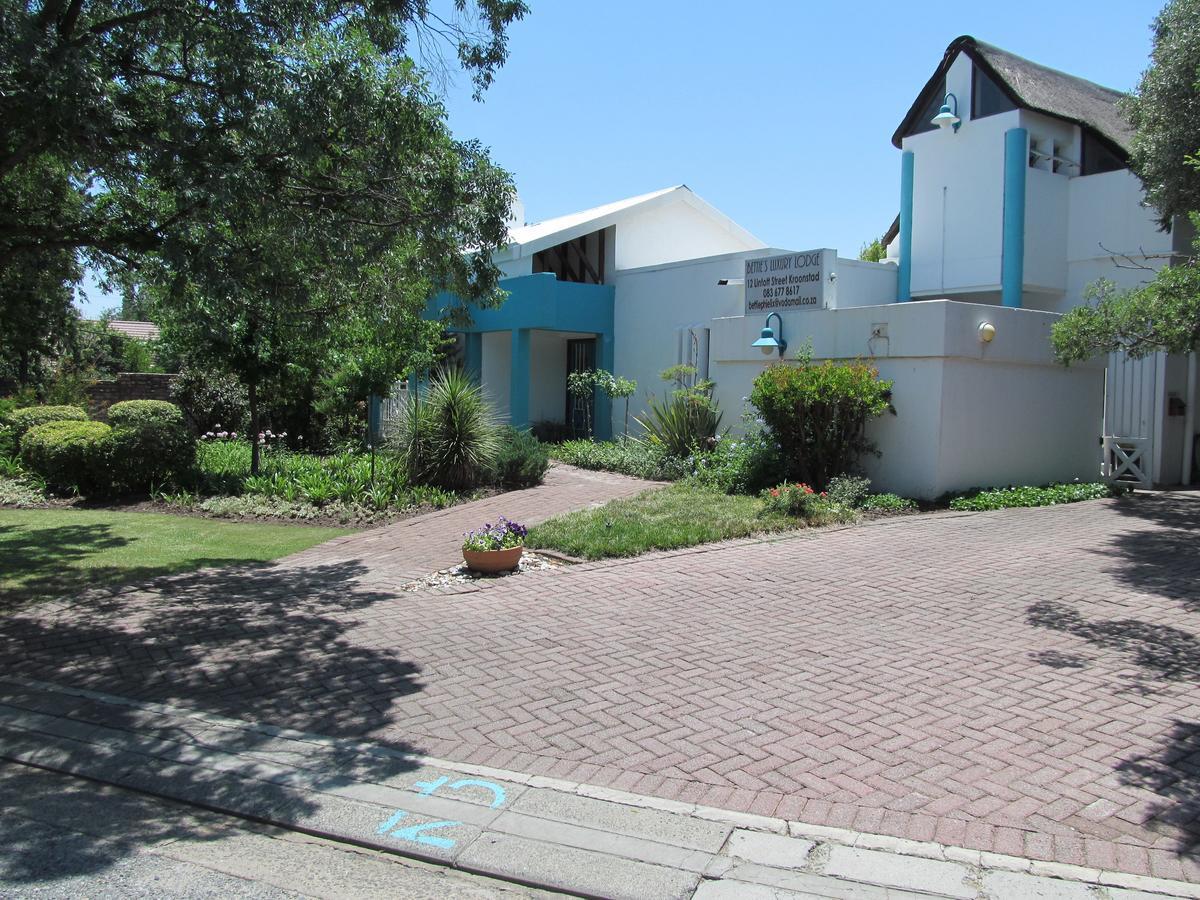 Bettie'S Luxury Lodge Kroonstad Exterior foto