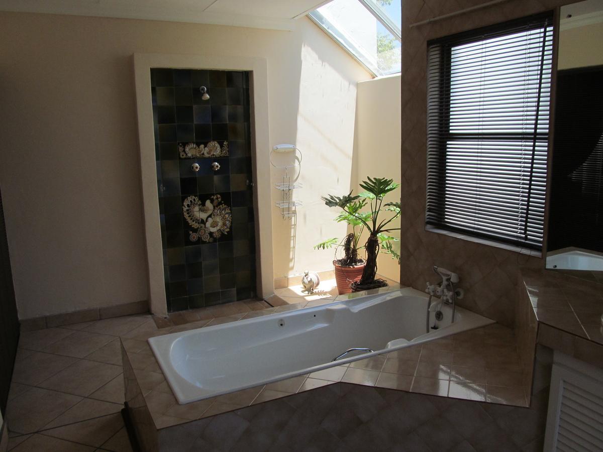 Bettie'S Luxury Lodge Kroonstad Zimmer foto