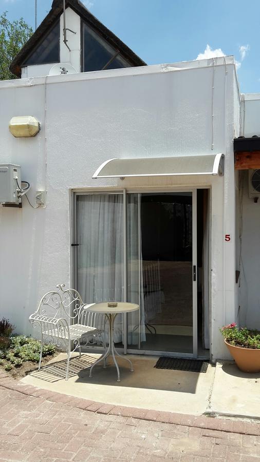 Bettie'S Luxury Lodge Kroonstad Zimmer foto